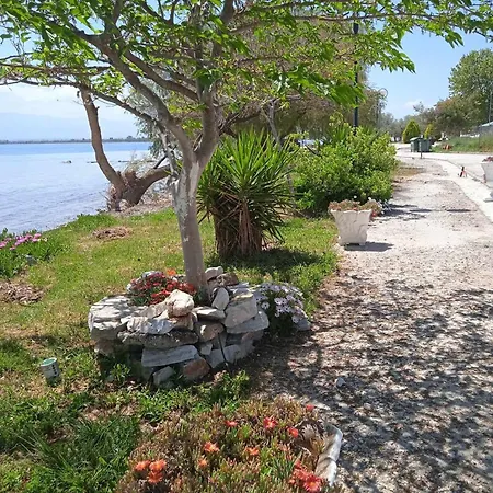 Alonaki Seafront Feriehus