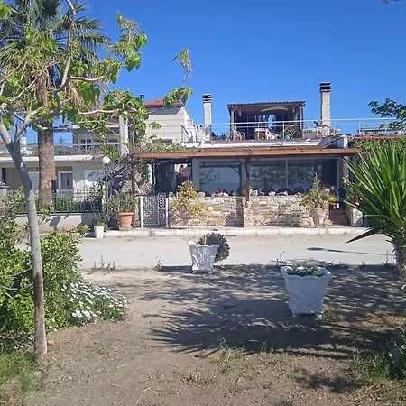 Feriehus Alonaki Seafront