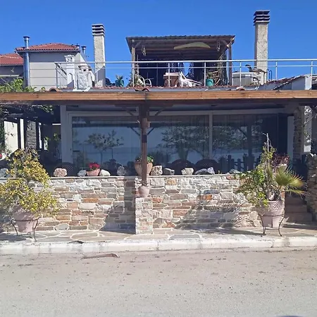 Prázdninový dům Alonaki Seafront *