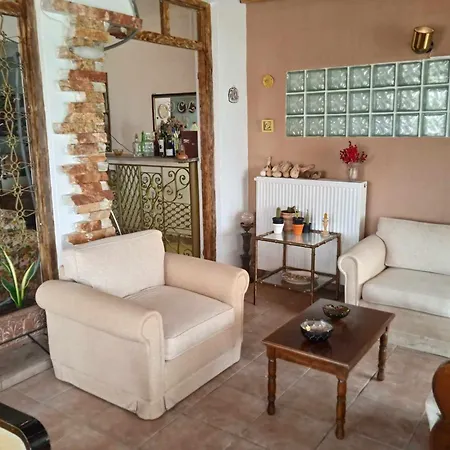 Alonaki Seafront Prázdninový dům Néa Ankhíalos